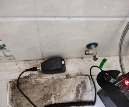 精河屋顶漏水维修公司分享下卫生间漏水的危害及解决方法
